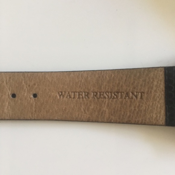 Authentic Disney  watch with black leather strap - Picture 7 of 8